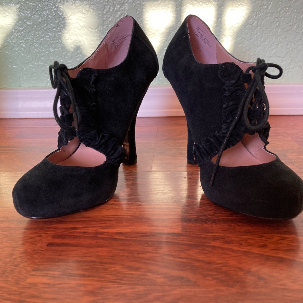 BNIB Betsey Johnson Teaseey black suede lace up heels